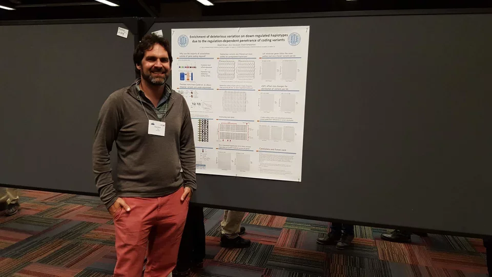 Rob presents his poster at ASHG 2018 in San Diego!